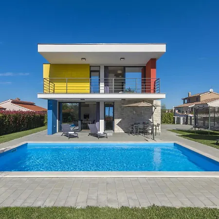 Modern In Dracevac With Swimming Pool * Porec