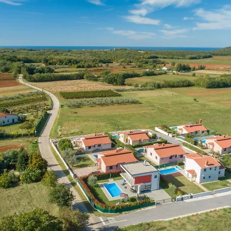 Villa Modern In Dracevac With Swimming Pool Porec